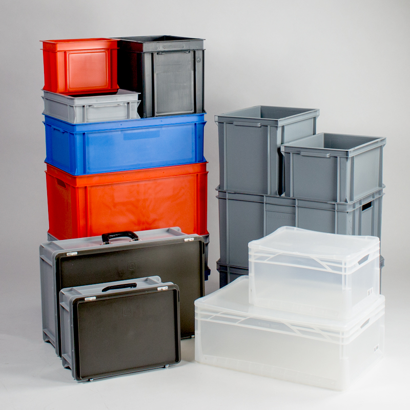 Bacs gerbables, caisses de livraison, valises en stock