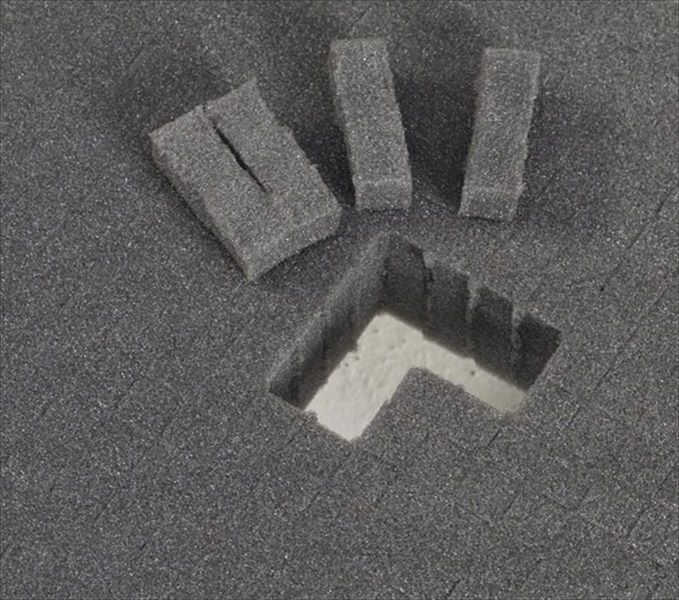 Mousse 570x370x50 mm prédécoupé 15x15 mm