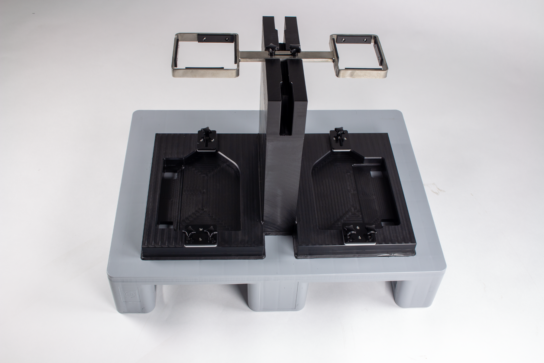 palette standard équipée d'un support de produit sur mesure palette standard équipée d'un support de produit sur mesure